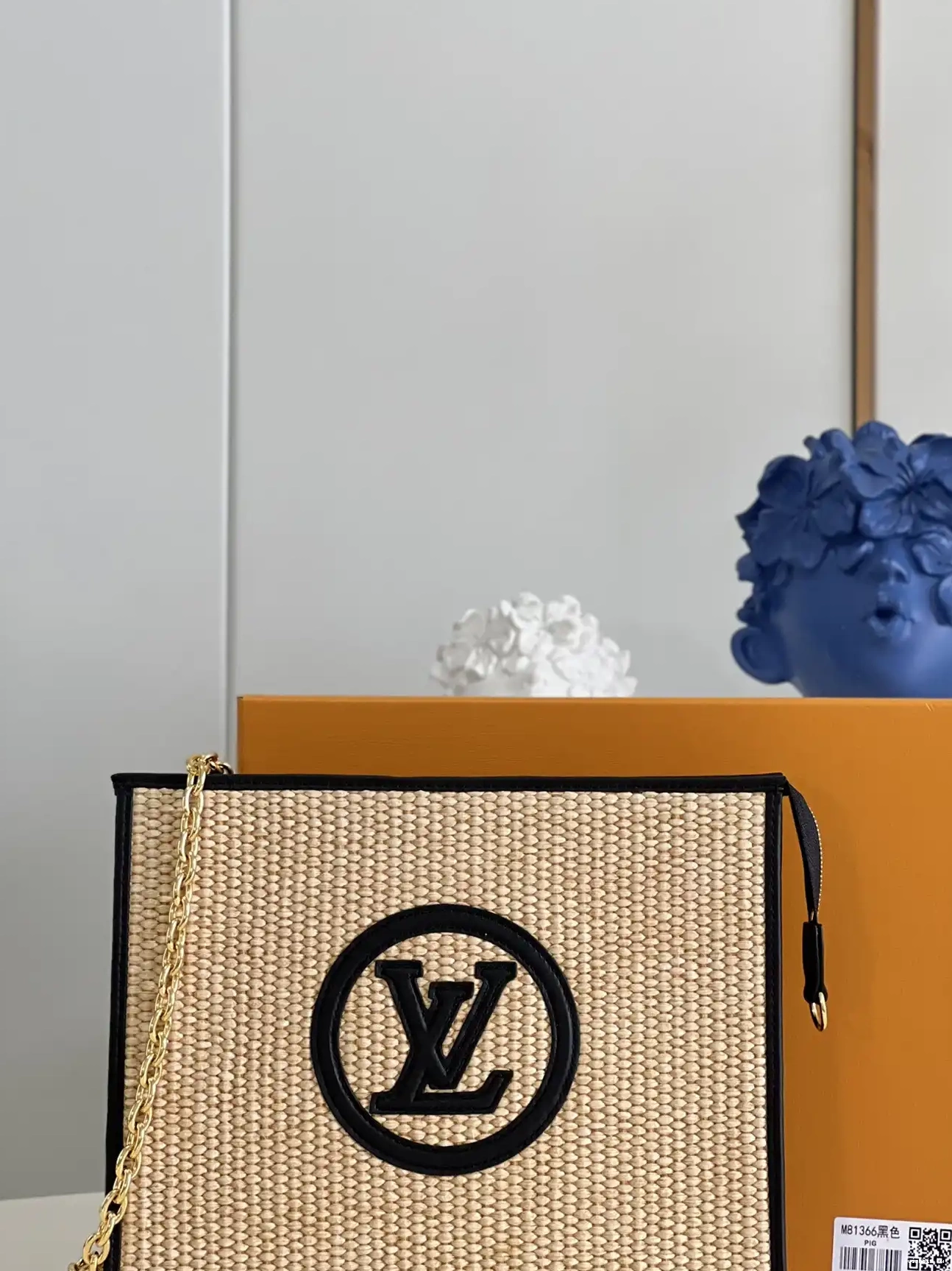 WIS CHAIN POUCH VUITTON LOUIS ON TOILETRY 0626